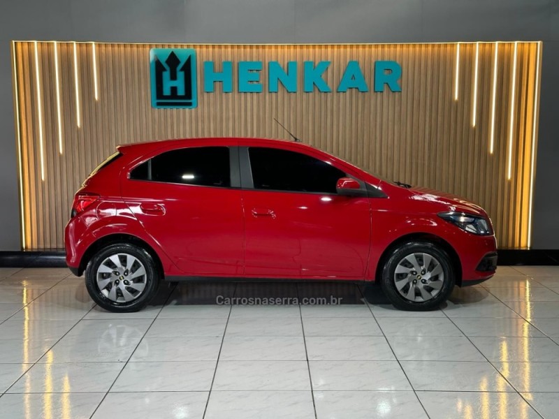 ONIX 1.4 MPFI LT 8V FLEX 4P MANUAL - 2015 - CAMPO BOM