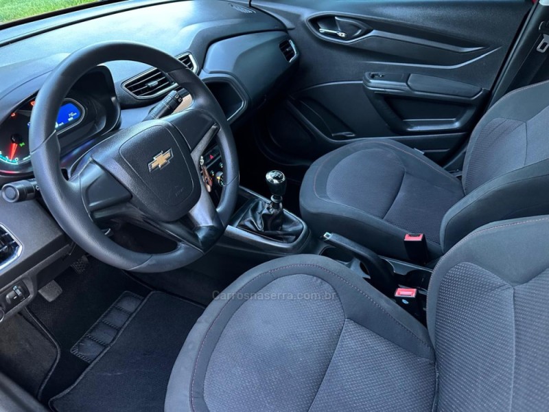 ONIX 1.4 MPFI LT 8V FLEX 4P MANUAL - 2015 - CAMPO BOM