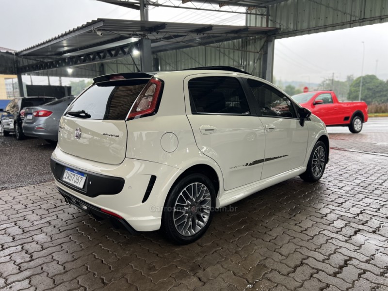 PUNTO 1.8 BLACKMOTION 16V FLEX 4P MANUAL - 2015 - BOM PRINCíPIO