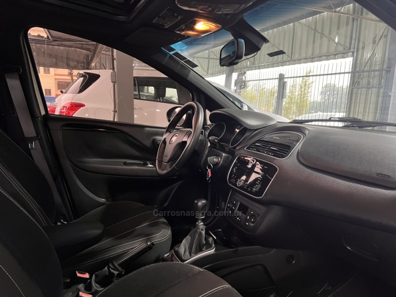 PUNTO 1.8 BLACKMOTION 16V FLEX 4P MANUAL - 2015 - BOM PRINCíPIO