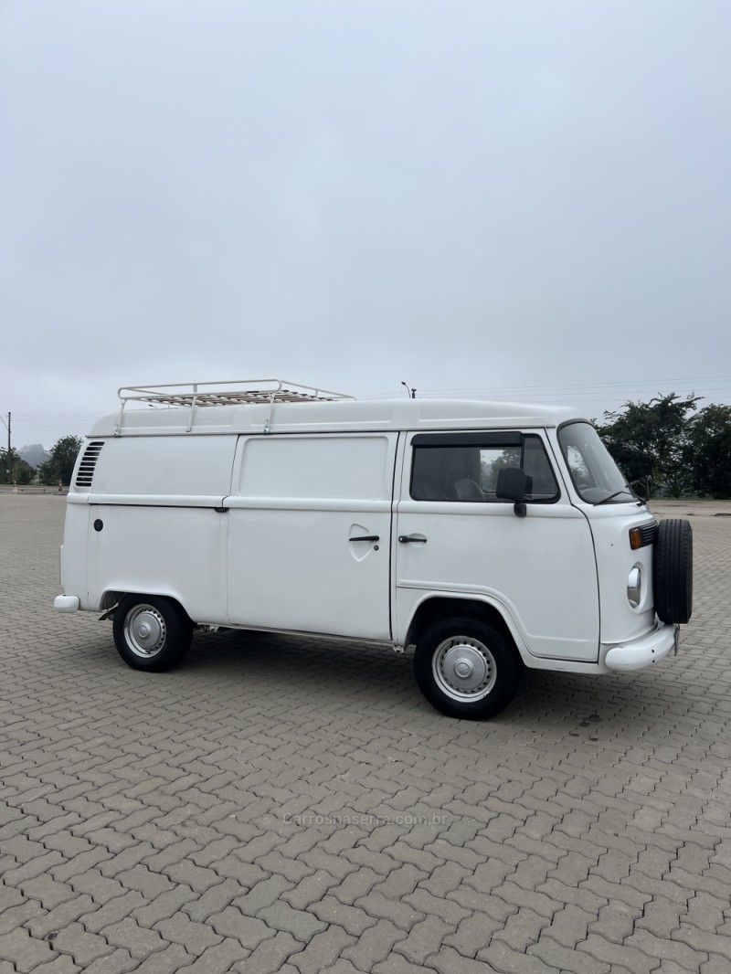 KOMBI 1.6 FURGÃO 8V GASOLINA 3P MANUAL - 2005 - ANTôNIO PRADO