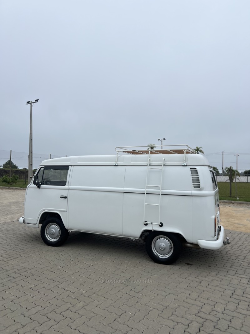 KOMBI 1.6 FURGÃO 8V GASOLINA 3P MANUAL - 2005 - ANTôNIO PRADO