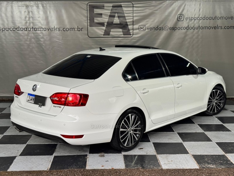 JETTA 2.0 TSI HIGHLINE 211CV GASOLINA 4P DSG - 2014 - NOVA PRATA