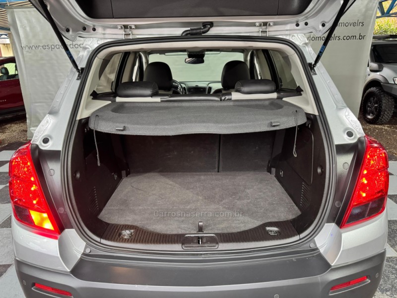 TRACKER 1.8 MPFI LTZ 4X2 16V FLEX 4P AUTOMÁTICO - 2015 - NOVA PRATA