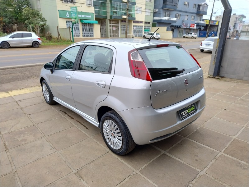 PUNTO 1.4 ATTRACTIVE 8V FLEX 4P MANUAL - 2011 - VACARIA
