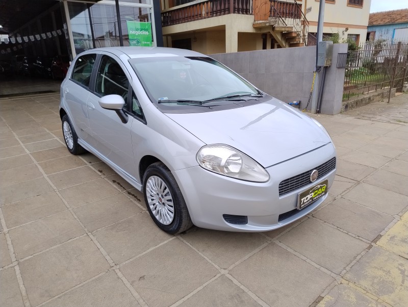 PUNTO 1.4 ATTRACTIVE 8V FLEX 4P MANUAL - 2011 - VACARIA