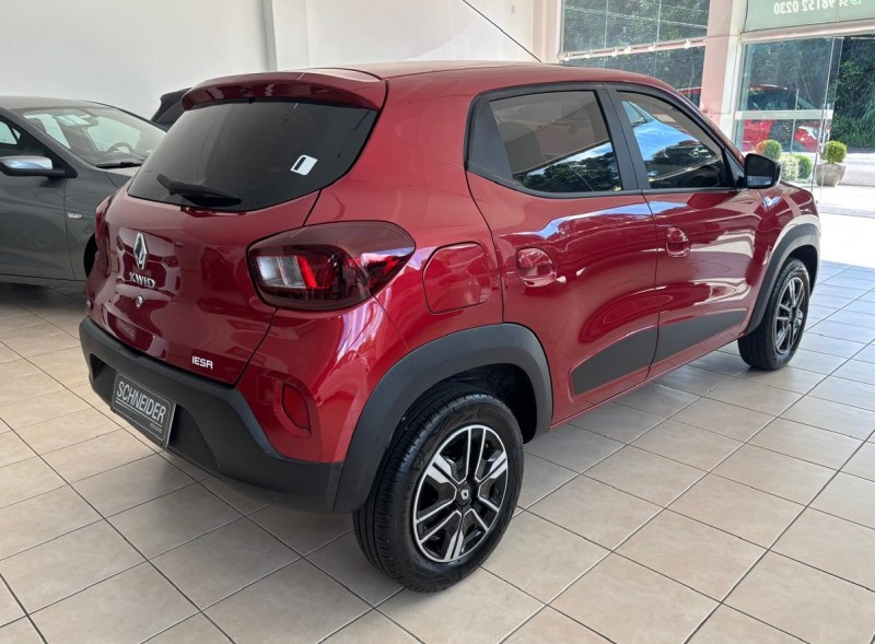 KWID 1.0 12V SCE FLEX INTENSE MANUAL - 2023 - NOVA PETRóPOLIS
