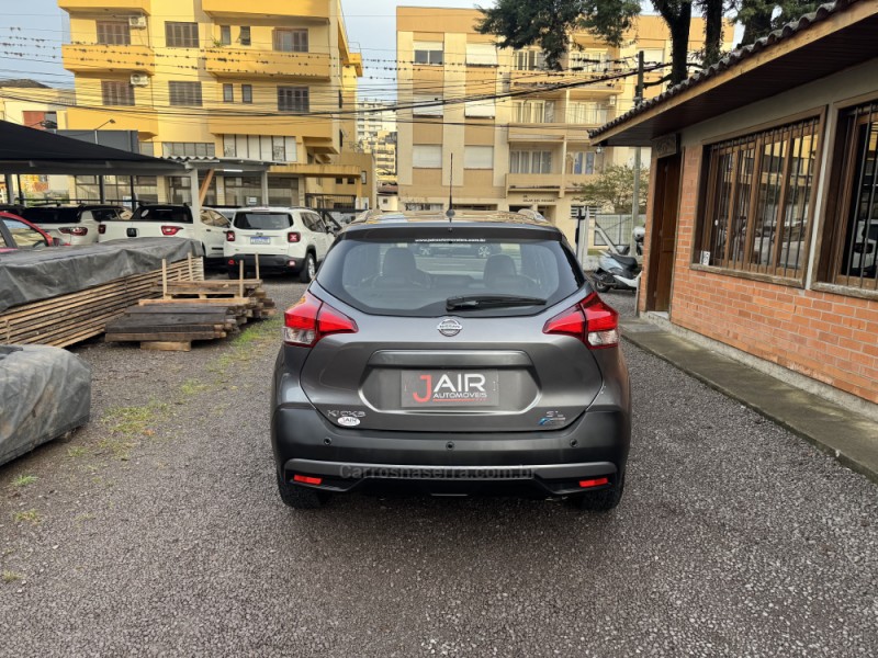 KICKS 1.6 16V FLEX SL PACK PLUS 4P XTRONIC - 2018 - GARIBALDI