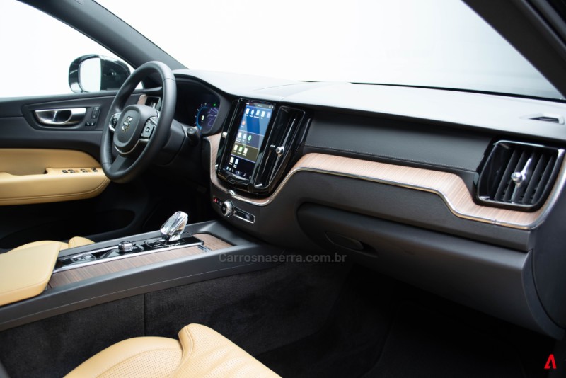 XC60 2.0 T8 ULTIMATE AWD HIBRIDO 4P AUTOMÁTICO - 2023 - GARIBALDI