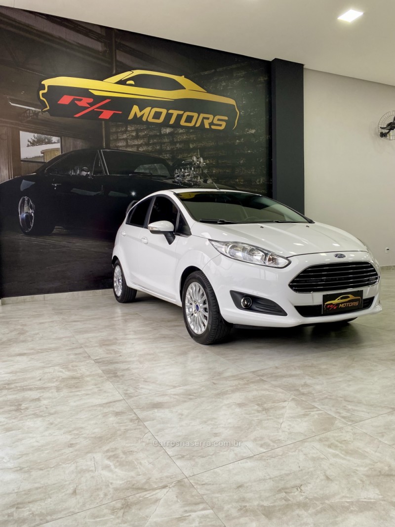 FIESTA 1.0 ECOBOOST TITANIUM HATCH 12V GASOLINA 4P AUTOMÁTICO - 2017 - CAXIAS DO SUL