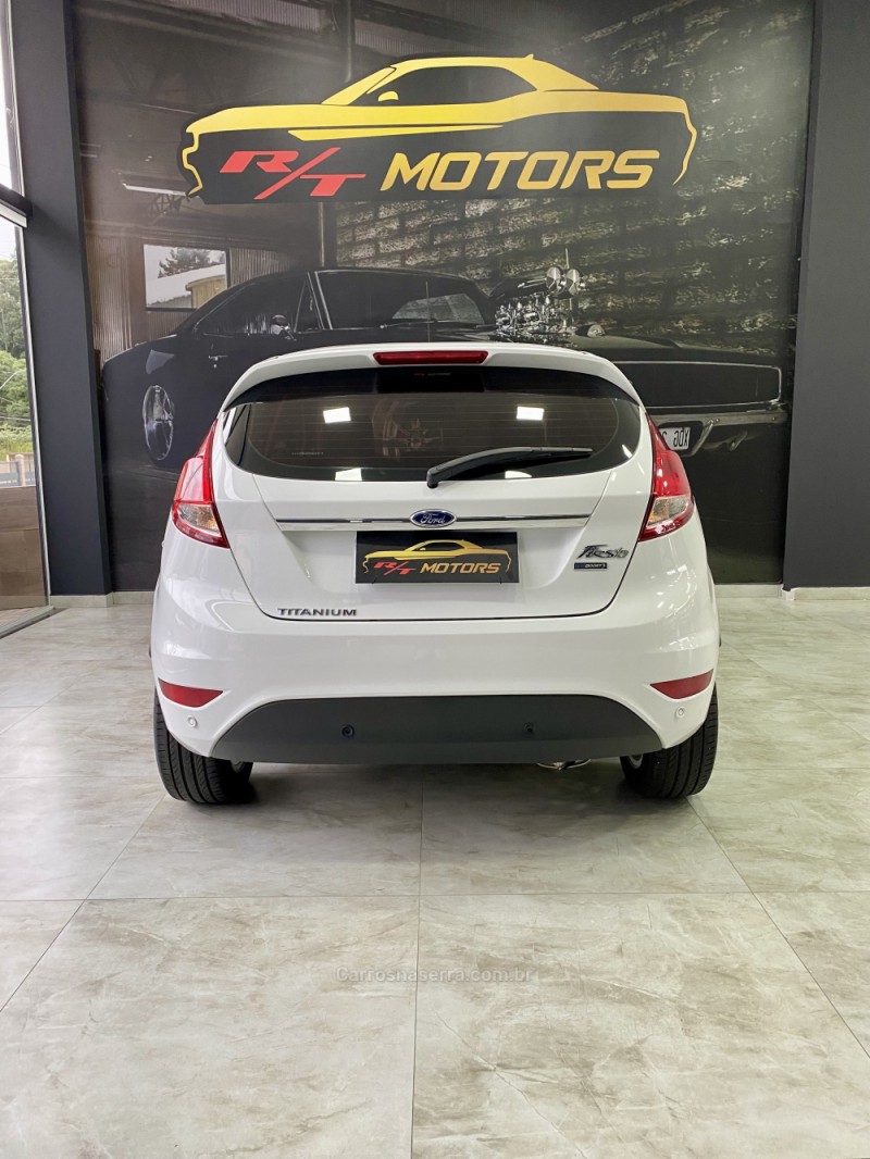 FIESTA 1.0 ECOBOOST TITANIUM HATCH 12V GASOLINA 4P AUTOMÁTICO - 2017 - CAXIAS DO SUL