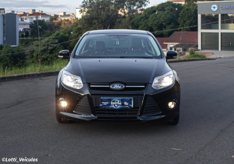 FOCUS 2.0 FC 16V FLEX 4P AUTOMÁTICO - 2014 - FARROUPILHA