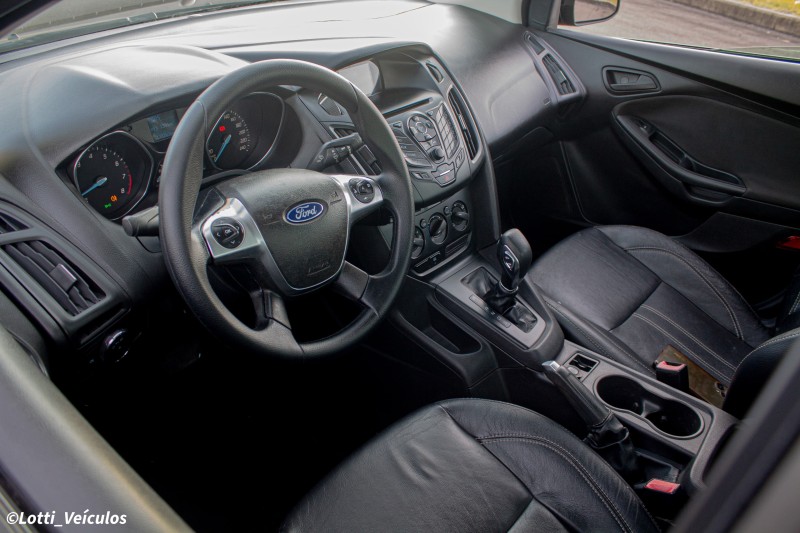 FOCUS 2.0 FC 16V FLEX 4P AUTOMÁTICO - 2014 - FARROUPILHA