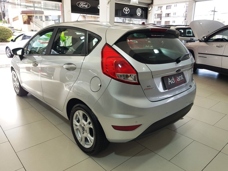 FIESTA 1.6 SE HATCH 16V FLEX 4P AUTOMÁTICO - 2015 - CAXIAS DO SUL