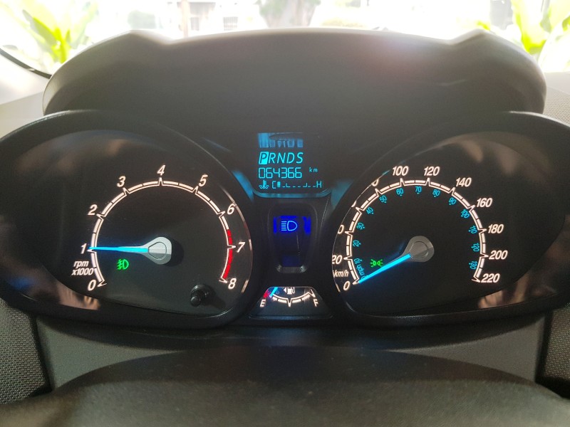 FIESTA 1.6 SE HATCH 16V FLEX 4P AUTOMÁTICO - 2015 - CAXIAS DO SUL