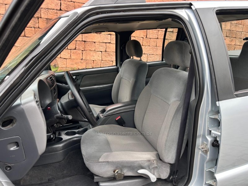 S10 2.4 MPFI ADVANTAGE 4X2 CD 8V FLEX 4P MANUAL - 2011 - VENâNCIO AIRES