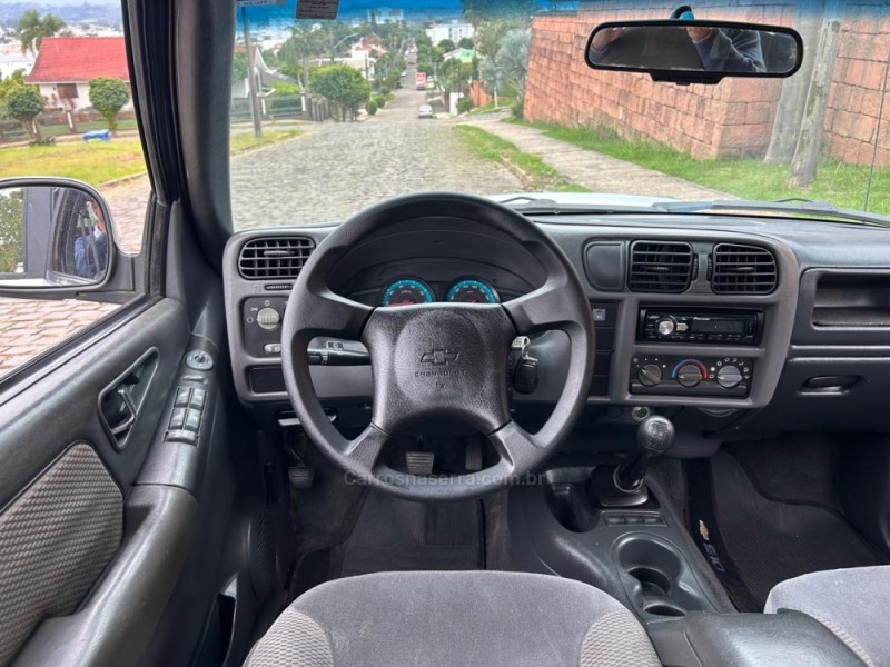 S10 2.4 MPFI ADVANTAGE 4X2 CD 8V FLEX 4P MANUAL - 2011 - VENâNCIO AIRES