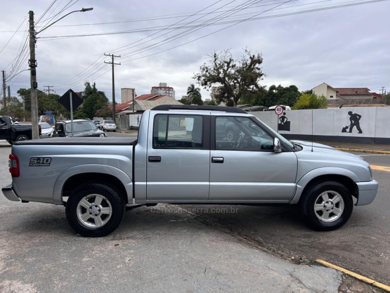 S10 2.4 MPFI ADVANTAGE 4X2 CD 8V FLEX 4P MANUAL - 2011 - VENâNCIO AIRES