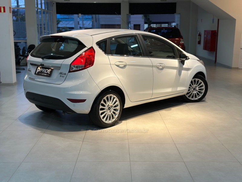FIESTA 1.6 TITANIUM PLUS HATCH 16V FLEX 4P AUTOMÁTICO - 2016 - CAXIAS DO SUL