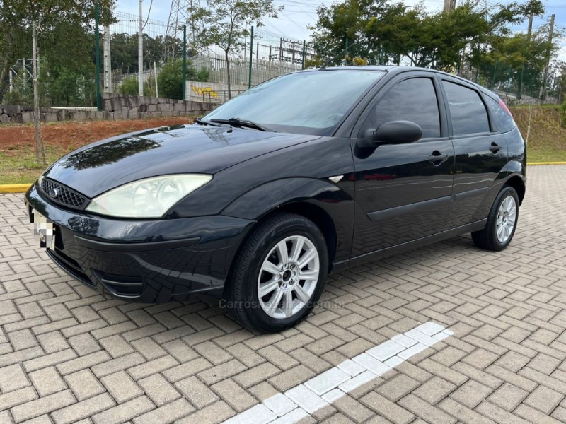 FOCUS 1.6 8V FLEX 4P MANUAL