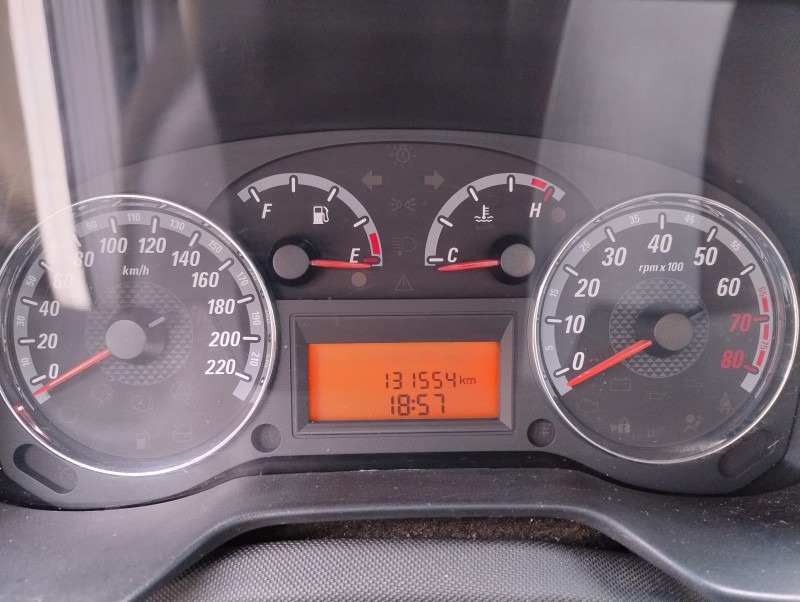 PUNTO 1.4 ELX 8V FLEX 4P MANUAL - 2010 - VACARIA