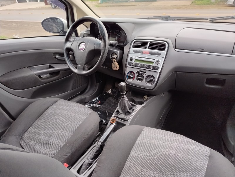 PUNTO 1.4 ELX 8V FLEX 4P MANUAL - 2010 - VACARIA