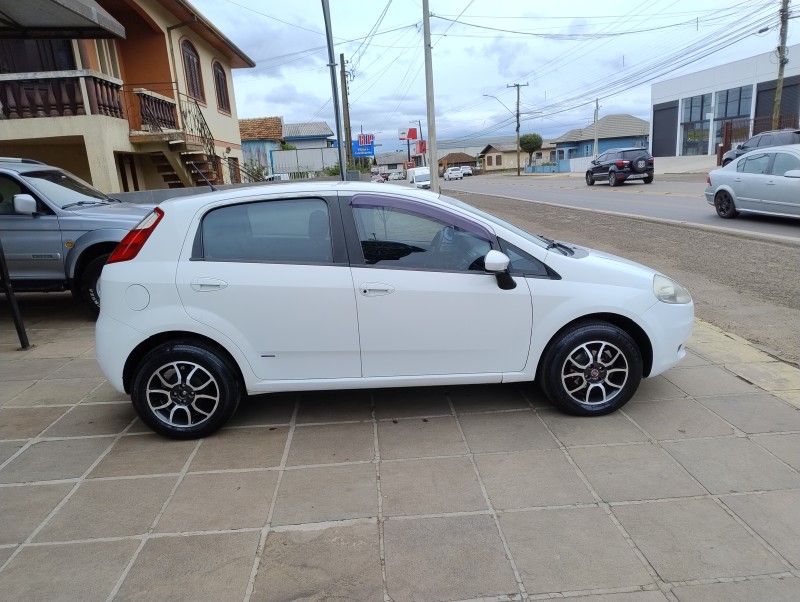 PUNTO 1.4 ELX 8V FLEX 4P MANUAL - 2010 - VACARIA