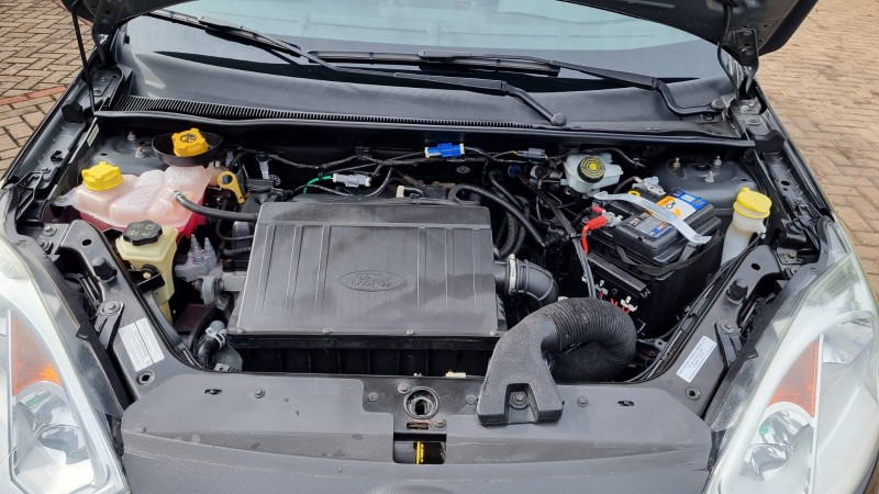FIESTA 1.6 SE SEDAN 16V FLEX 4P AUTOMÁTICO - 2014 - TEUTôNIA