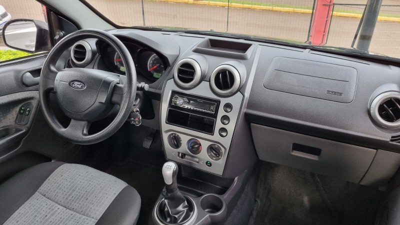 FIESTA 1.6 SE SEDAN 16V FLEX 4P AUTOMÁTICO - 2014 - TEUTôNIA