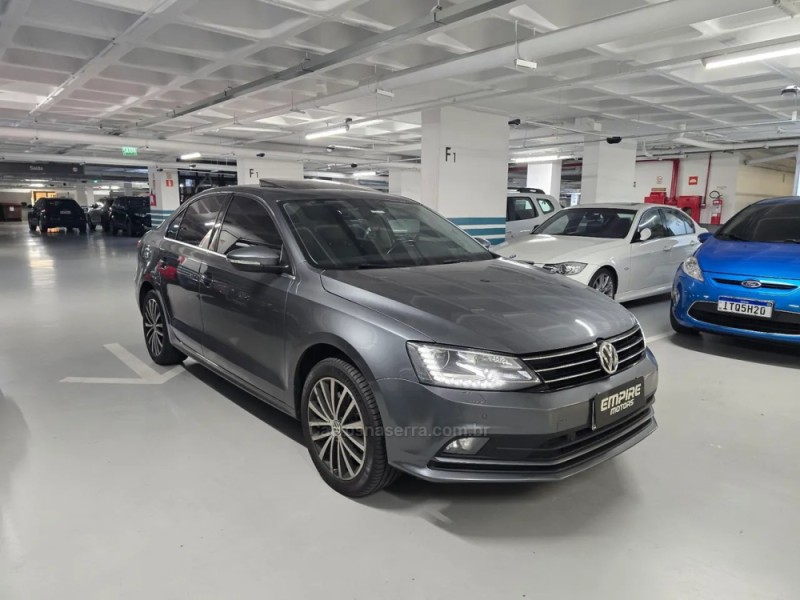 JETTA 2.0 TSI HIGHLINE 211CV GASOLINA 4P DSG - 2017 - PORTO ALEGRE