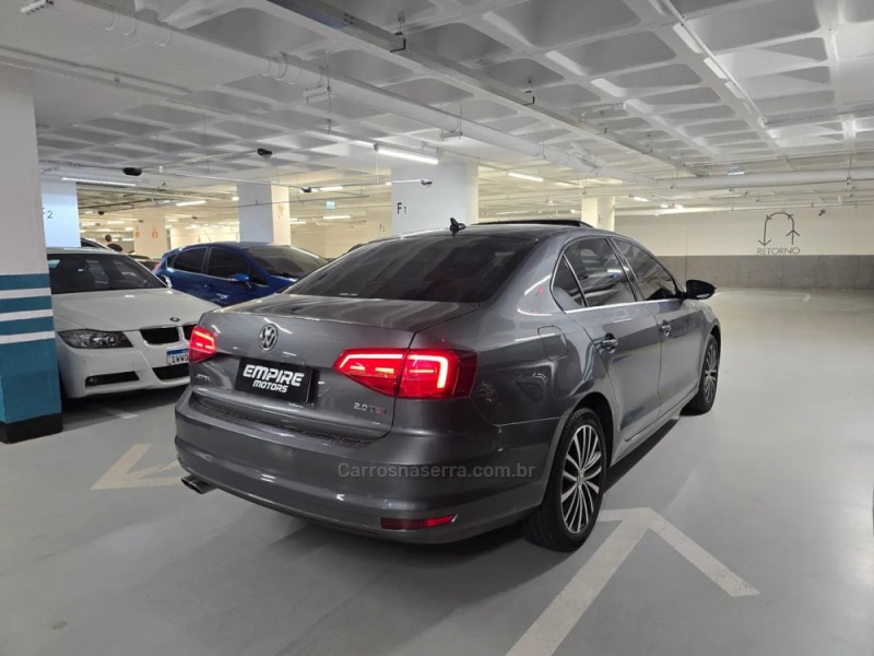 JETTA 2.0 TSI HIGHLINE 211CV GASOLINA 4P DSG - 2017 - PORTO ALEGRE