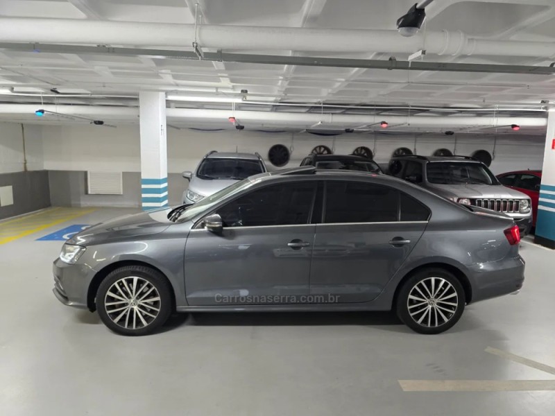 JETTA 2.0 TSI HIGHLINE 211CV GASOLINA 4P DSG - 2017 - PORTO ALEGRE