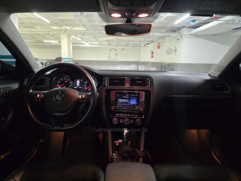 JETTA 2.0 TSI HIGHLINE 211CV GASOLINA 4P DSG - 2017 - PORTO ALEGRE