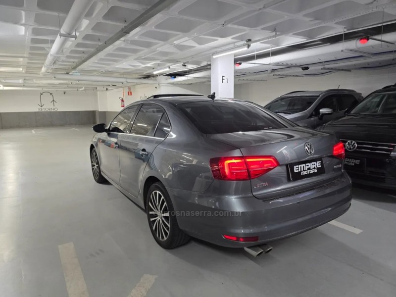 JETTA 2.0 TSI HIGHLINE 211CV GASOLINA 4P DSG - 2017 - PORTO ALEGRE