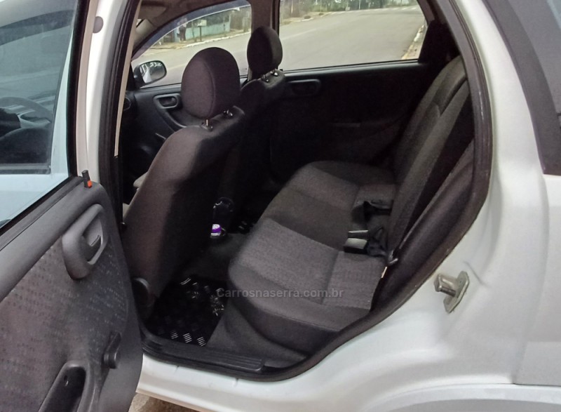 CORSA 1.4 MPFI MAXX 8V FLEX 4P MANUAL - 2011 - FARROUPILHA