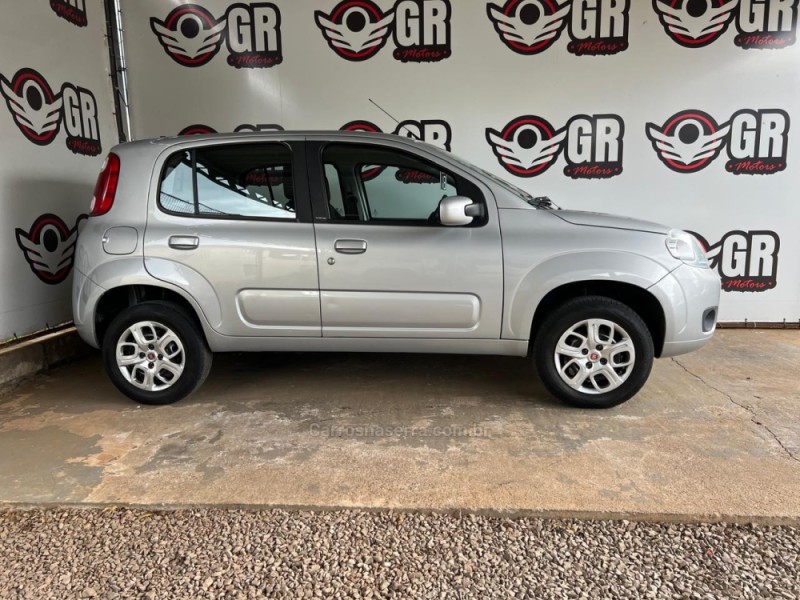 UNO 1.0 VIVACE 8V FLEX 4P MANUAL - 2013 - IBIRAIARAS