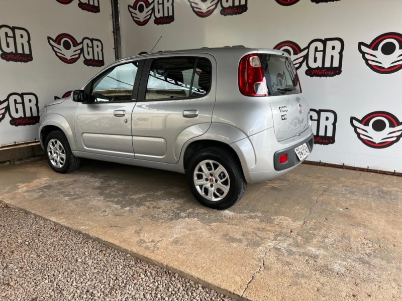 UNO 1.0 VIVACE 8V FLEX 4P MANUAL - 2013 - IBIRAIARAS