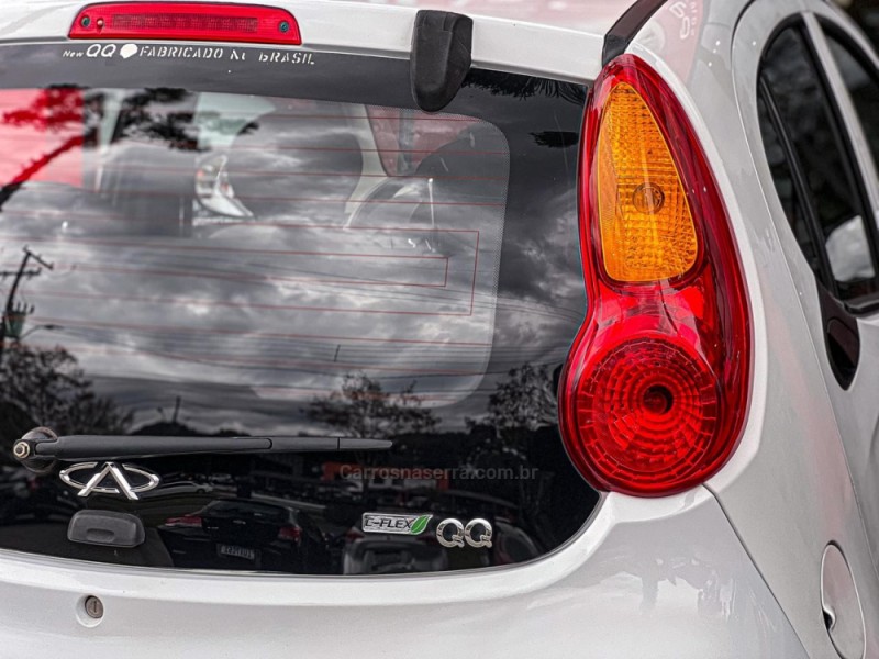 QQ 1.0 MPFI LOOK 12V GASOLINA 4P MANUAL - 2019 - CANELA
