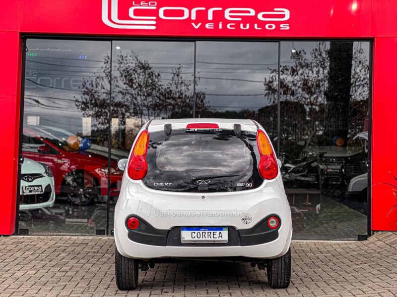 QQ 1.0 MPFI LOOK 12V GASOLINA 4P MANUAL - 2019 - CANELA