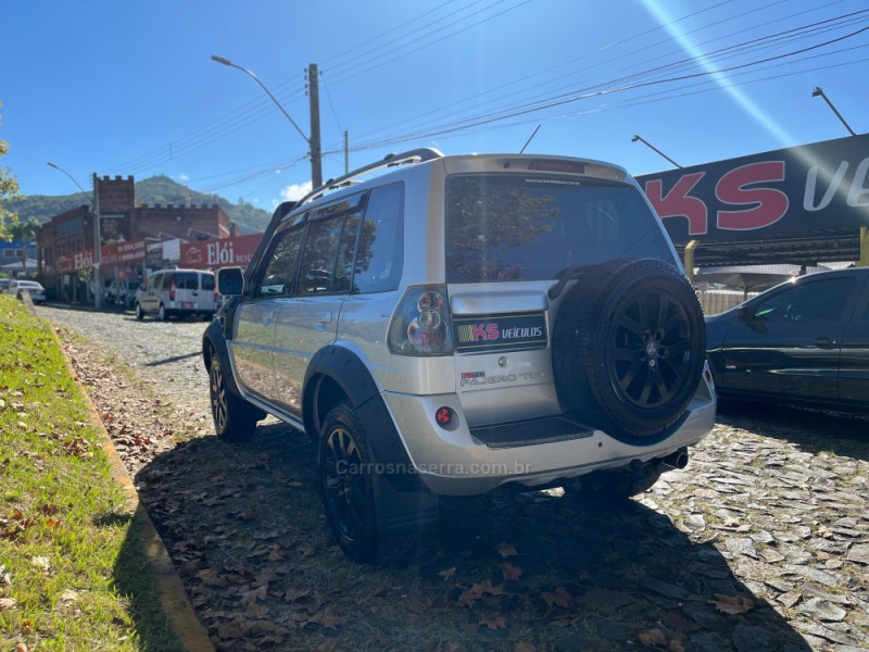 PAJERO TR4 2.0 4X4 16V FLEX 4P MANUAL - 2010 - DOIS IRMãOS
