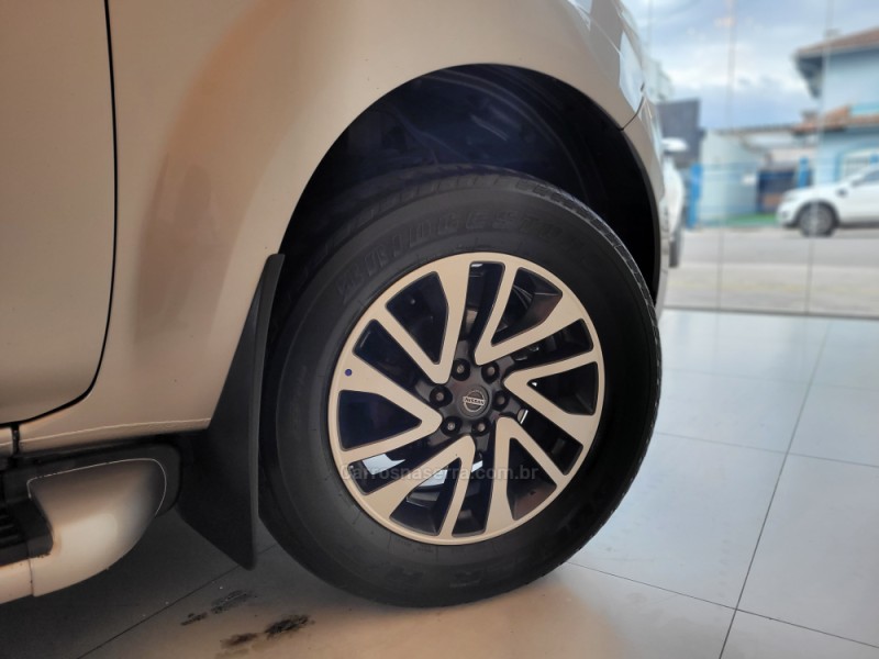 FRONTIER 2.3 LE 4X4 CD BI TURBO DIESEL 4P AUTOMÁTICO - 2021 - CANELA