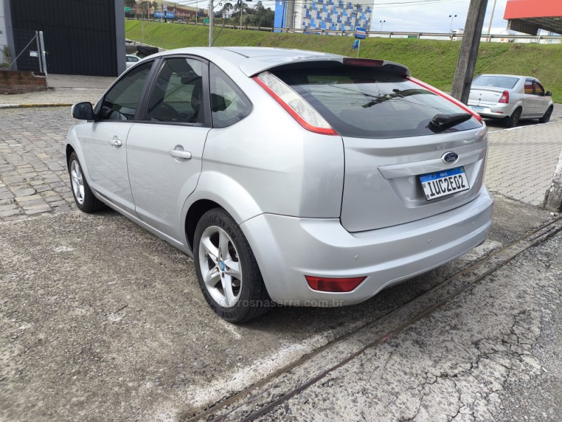 FOCUS 1.6 GLX 16V FLEX 4P MANUAL - 2013 - FARROUPILHA