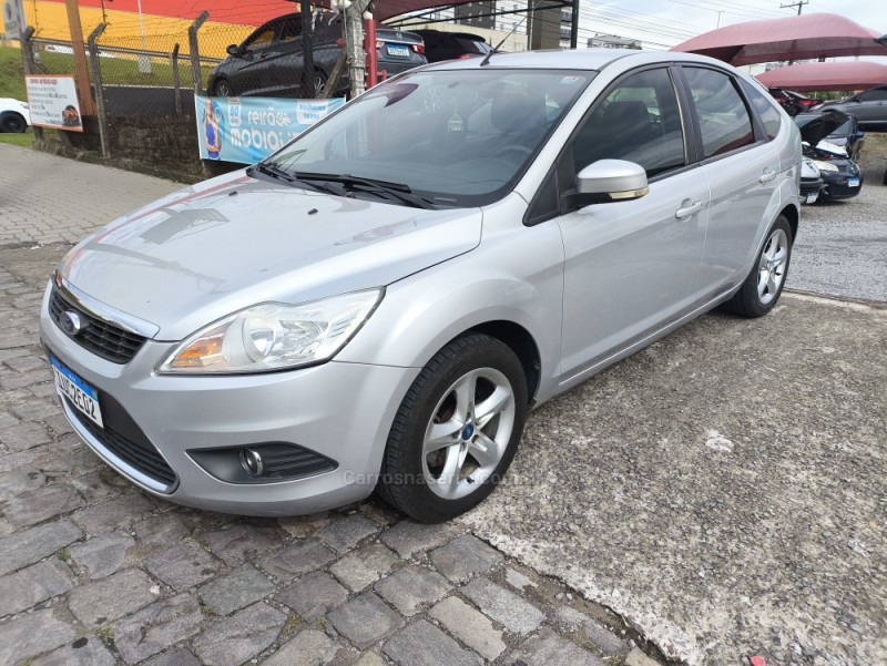 FOCUS 1.6 GLX 16V FLEX 4P MANUAL - 2013 - FARROUPILHA