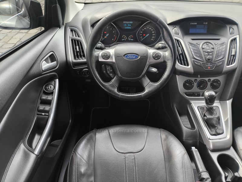 FOCUS 1.6 GLX 16V FLEX 4P MANUAL - 2015 - FARROUPILHA