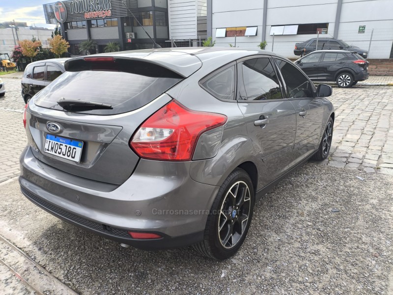 FOCUS 1.6 GLX 16V FLEX 4P MANUAL - 2015 - FARROUPILHA