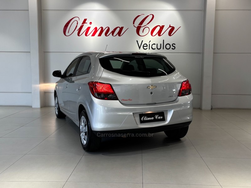 ONIX 1.4 MPFI LT 8V FLEX 4P MANUAL - 2016 - FLORES DA CUNHA