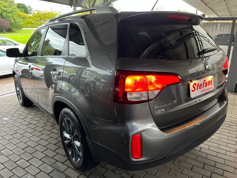 SORENTO 2.4 EX2 4X2 16V GASOLINA 4P AUTOMÁTICO - 2015 - FELIZ