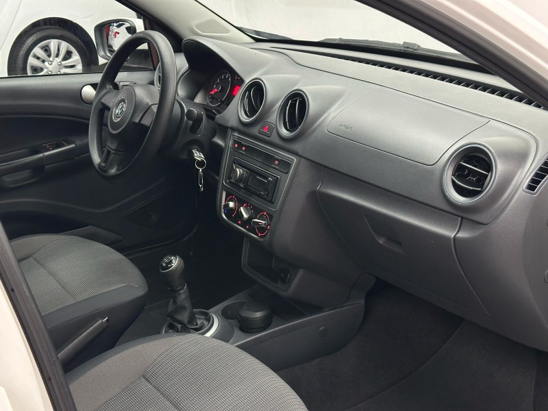 VOYAGE 1.6 MI CITY 8V FLEX 4P MANUAL - 2014 - CAXIAS DO SUL