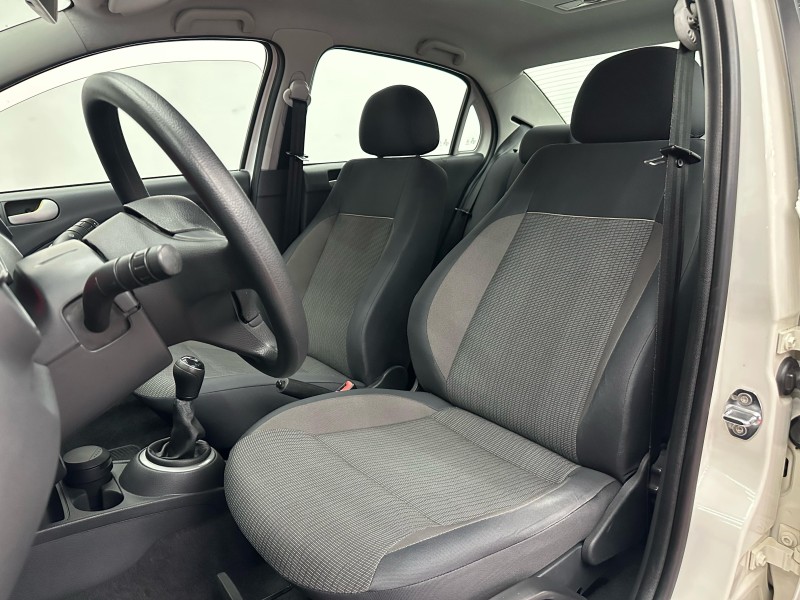 VOYAGE 1.6 MI CITY 8V FLEX 4P MANUAL - 2014 - CAXIAS DO SUL