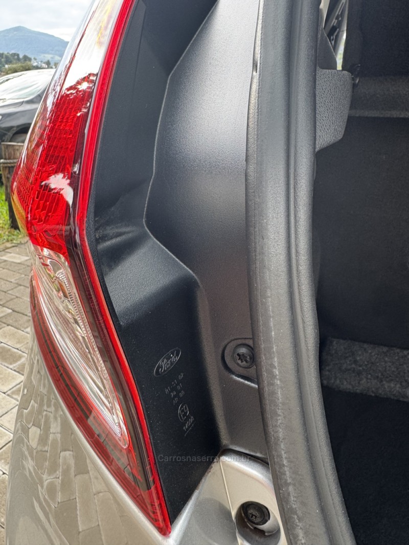 FIESTA 1.6 SE HATCH PLUS 16V FLEX 4P MANUAL - 2015 - ENCANTADO